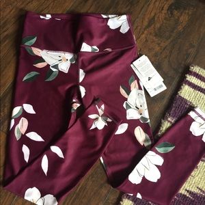 Athleta NWT sz S crops